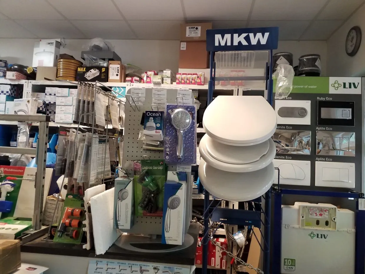 7 üzleti kép STADION SZERELVÉNYBOLT