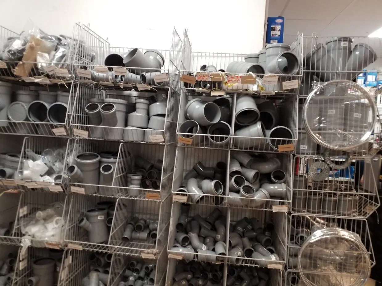 13 üzleti kép STADION SZERELVÉNYBOLT