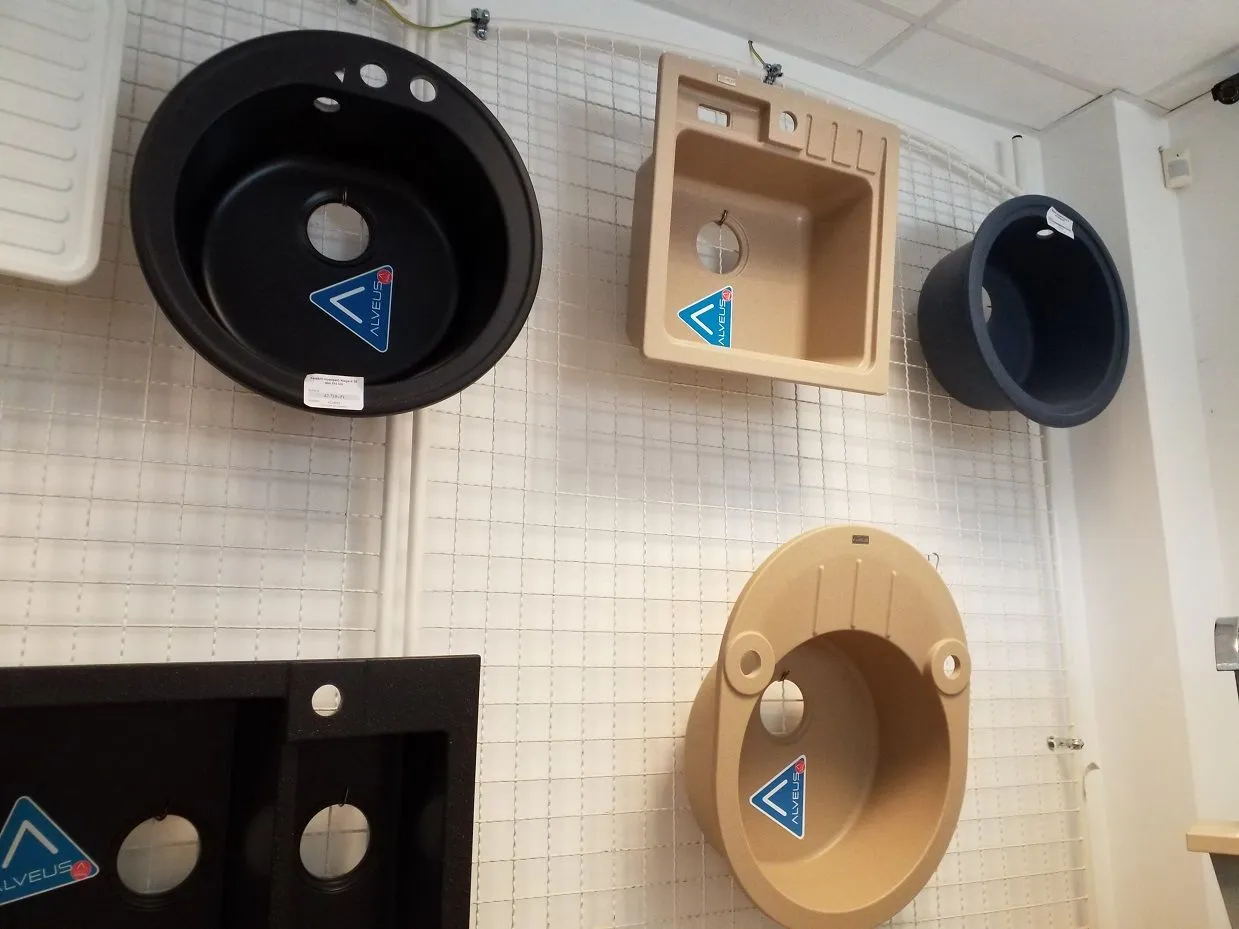 17 üzleti kép STADION SZERELVÉNYBOLT