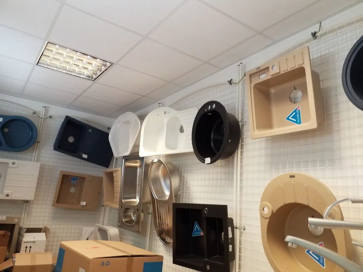 18 üzleti kép STADION SZERELVÉNYBOLT