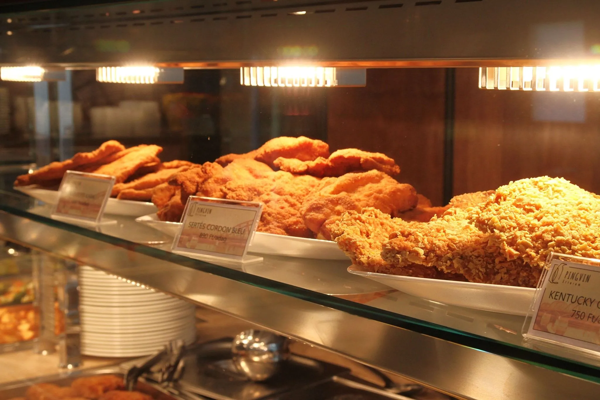 6 üzleti kép PINGVIN ÉTTEREM ÉS HIDEGKONYHA KOMÁROM