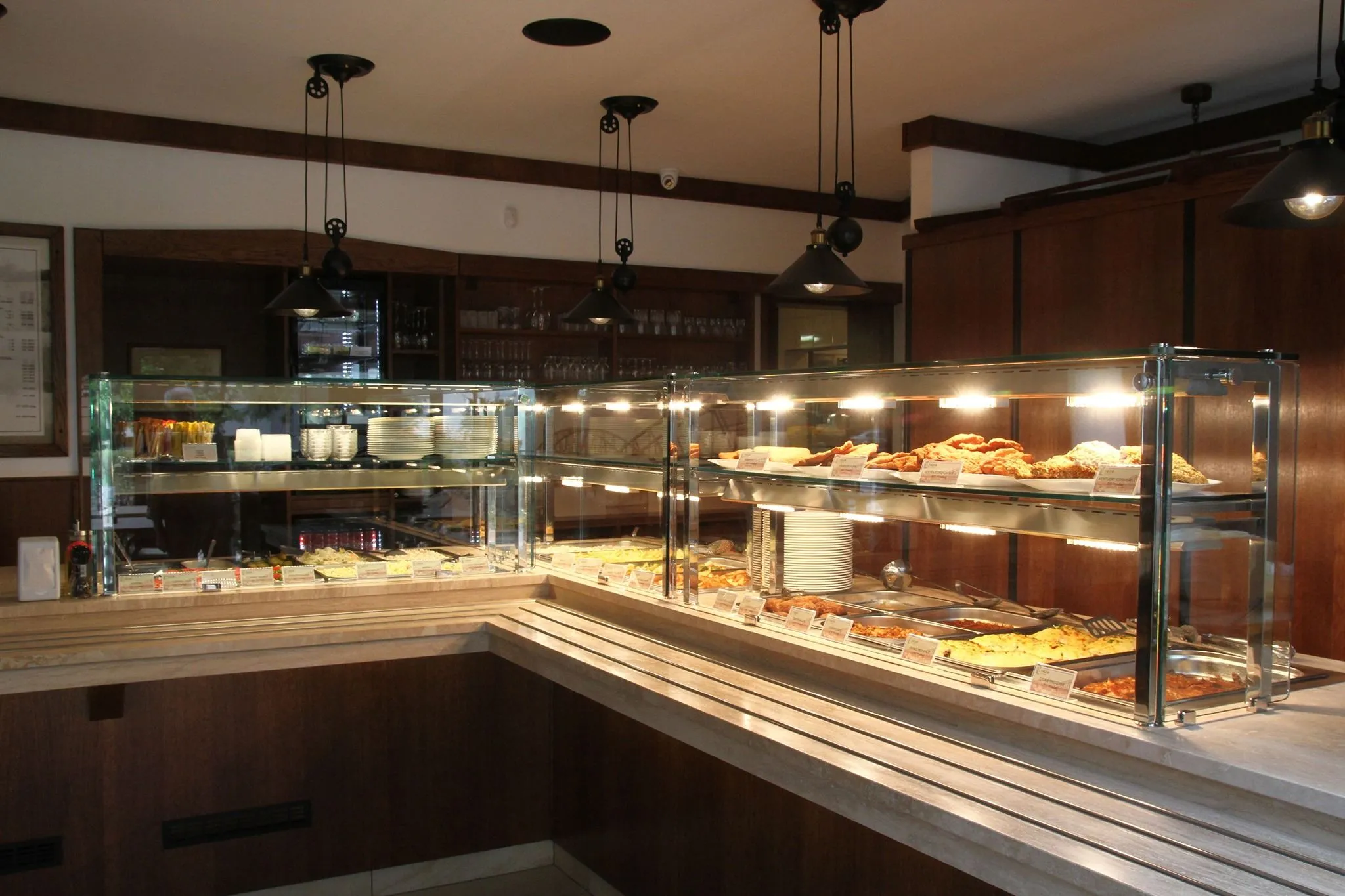 14 üzleti kép PINGVIN ÉTTEREM ÉS HIDEGKONYHA KOMÁROM