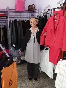 1 üzleti kép MARIKA FÉRFI NÖI DIVATÁRU ÜZLET SZABOSÁG