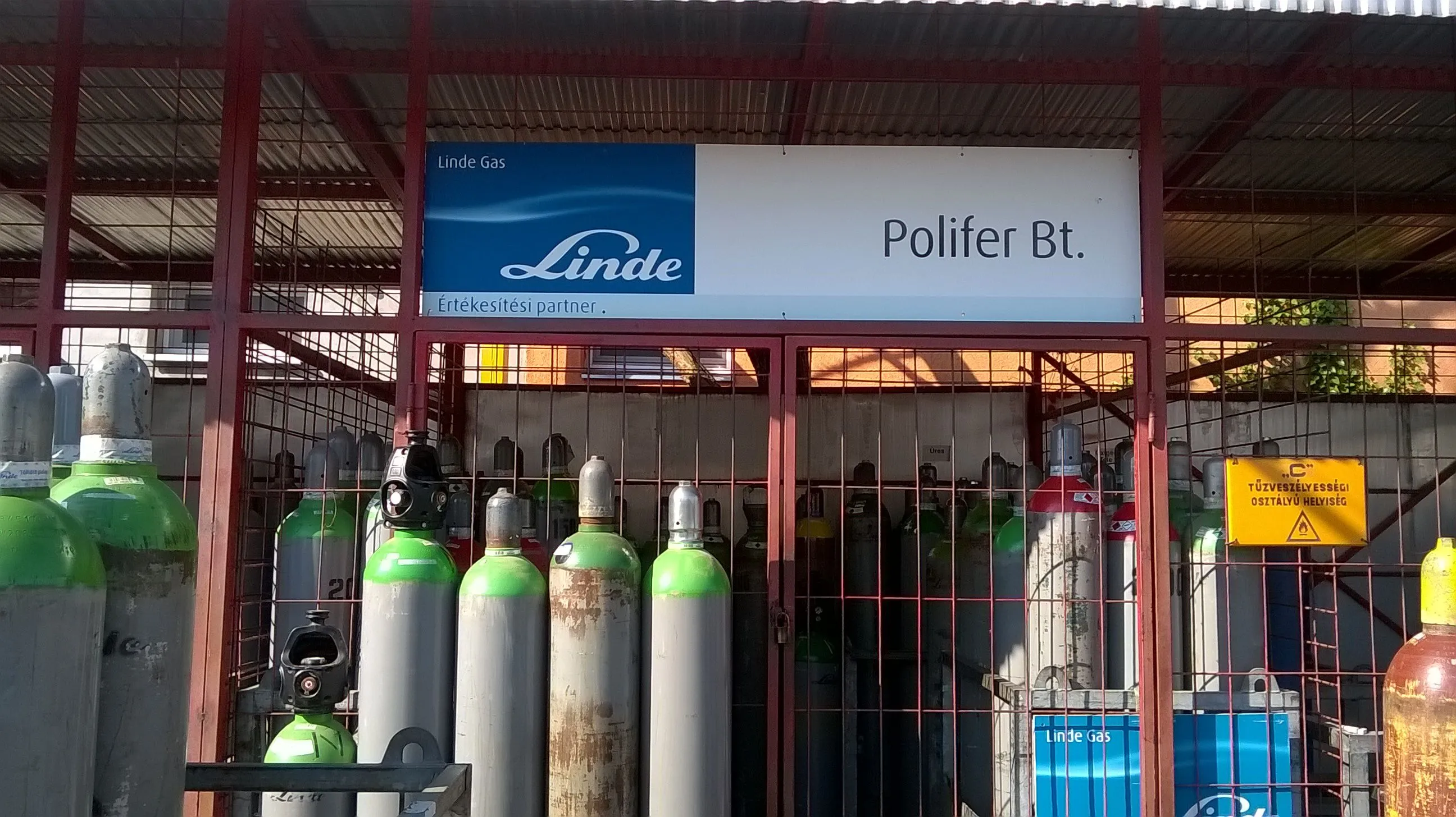 4 üzleti kép POLIFER BT.