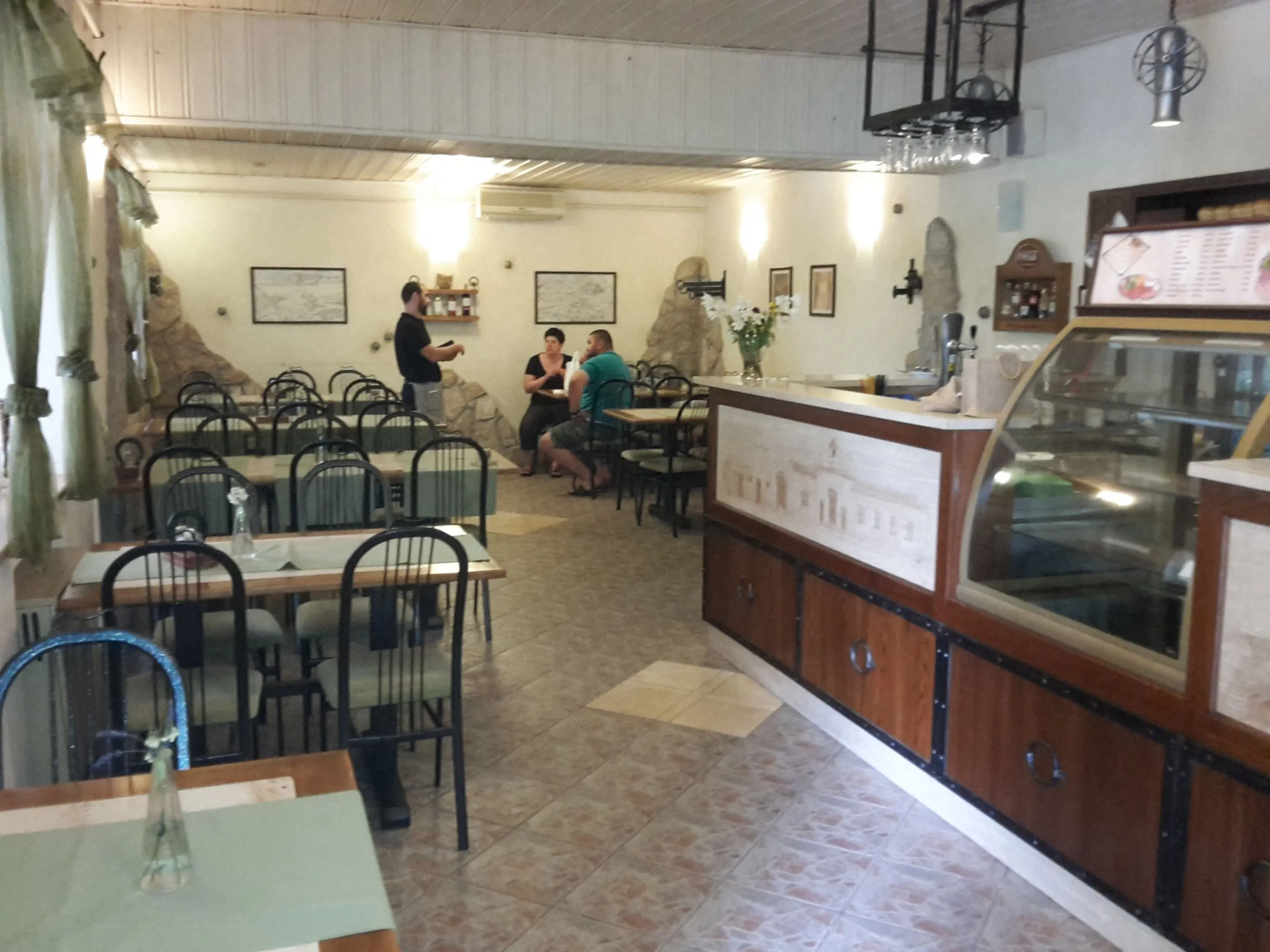 1 üzleti kép PINGVIN ÉTTEREM ÉS HIDEGKONYHA KOMÁROM