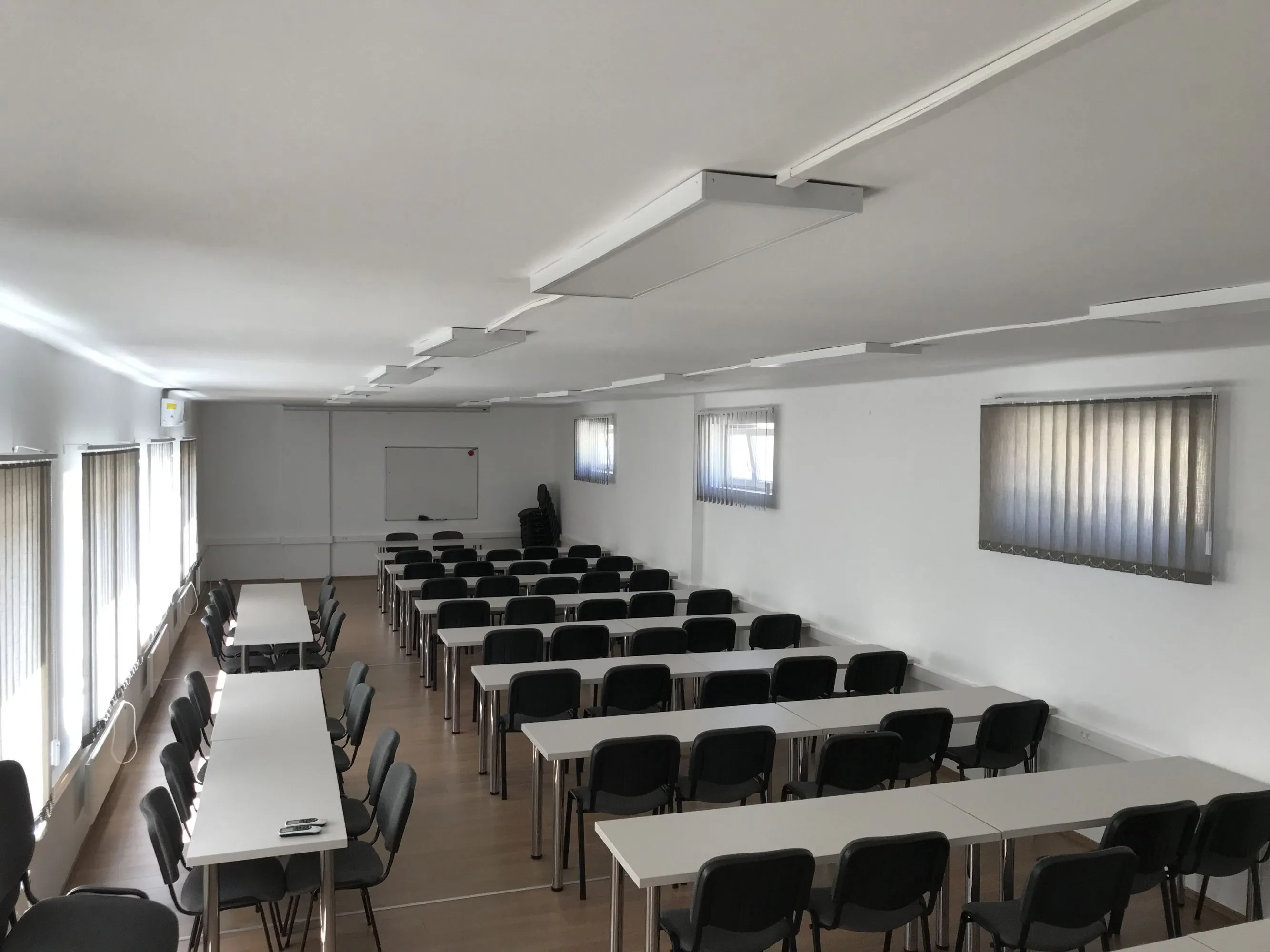 7 üzleti kép VF OKTATÓ- ÉS RENDEZVÉNYTEREM KAPUVÁR