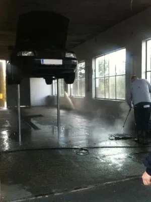 3 üzleti kép JUTAS KÉZI AUTÓMOSÓ