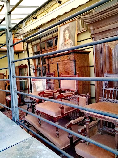 10 üzleti kép ECSERI MERCATO DELLE PULCI - GOODAPEST