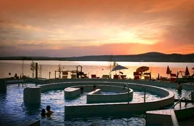 3 üzleti kép VELENCE RESORT & SPA**** SZÁLLODA ÉS WELLNESSFÜRDŐ