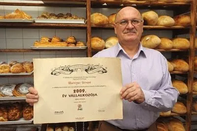 3 üzleti kép HARNYAS PÉKSÉG