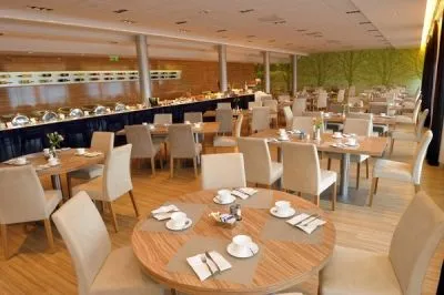 11 üzleti kép VELENCE RESORT & SPA**** SZÁLLODA ÉS WELLNESSFÜRDŐ