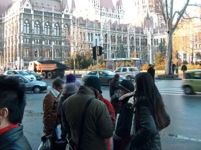 6 üzleti kép SZÓKRATÉSZ KÉT TANÍTÁSI NYELVŰ SZAKKÖZÉPISKOLA