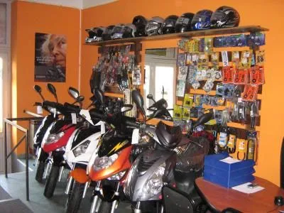 3 üzleti kép MOTOPROF - MOTORKERÉKPÁR ALKATRTÉSZ KERESKEDÉS