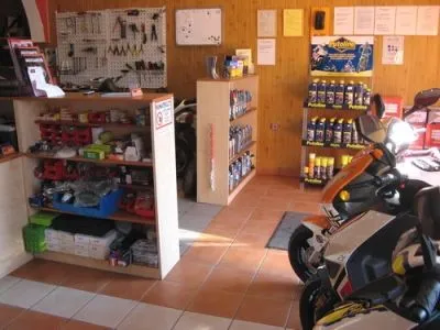 2 üzleti kép MOTOSHOP KFT.