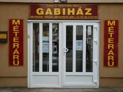 2 üzleti kép ÖLTÖZÉK BT