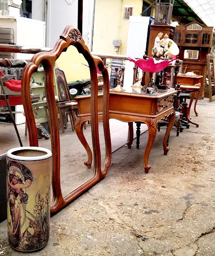 2 üzleti kép ECSERI MERCATO DELLE PULCI - GOODAPEST