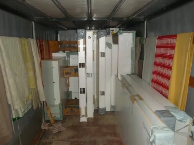 1 üzleti kép KÖLTÖZTETÉS - ÁRUSZÁLLÍTÁS