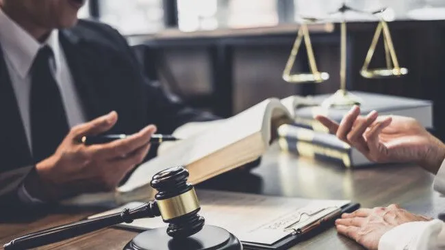 7 üzleti kép DR. LUKÁCSI ANETT ÜGYVÉD KAPUVÁR