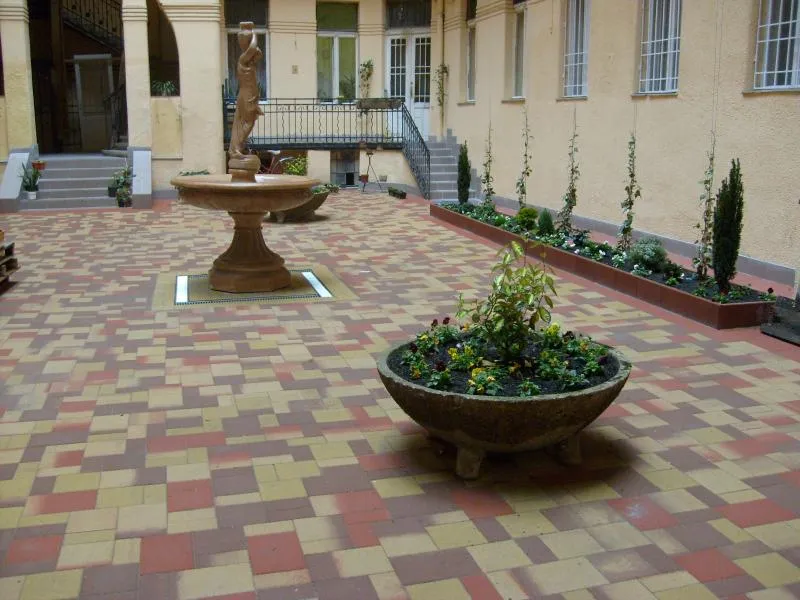 8 üzleti kép TÉRKŐMESTER