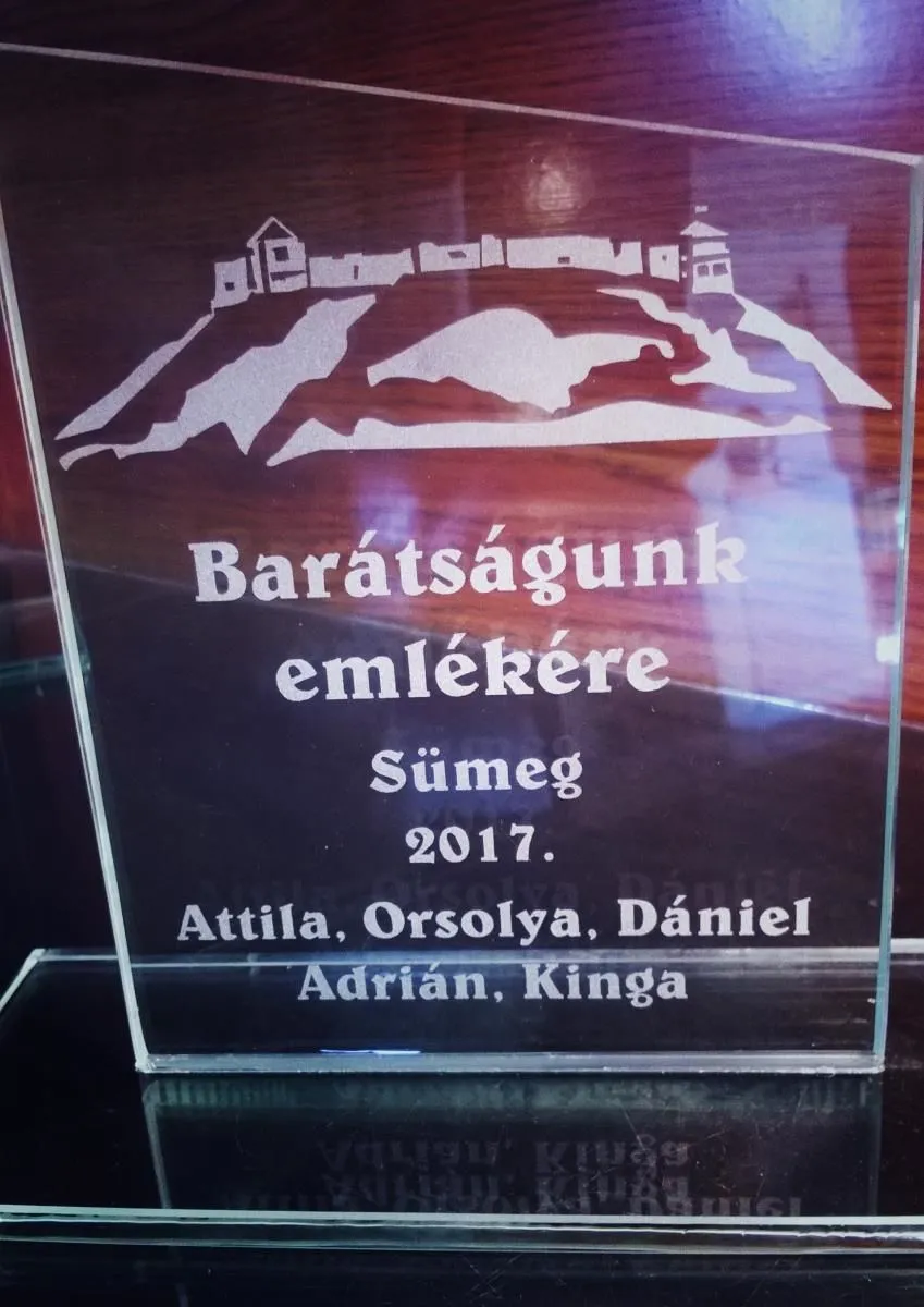 3 üzleti kép NYIRŐ ZSOLT ÜVEGCSISZOLÓ