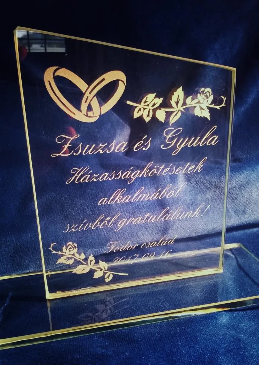 2 üzleti kép NYIRŐ ZSOLT ÜVEGCSISZOLÓ